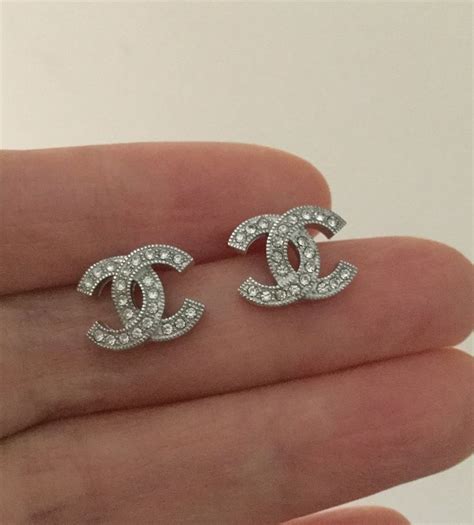 chanel örhängen cc|Chanel earrings online.